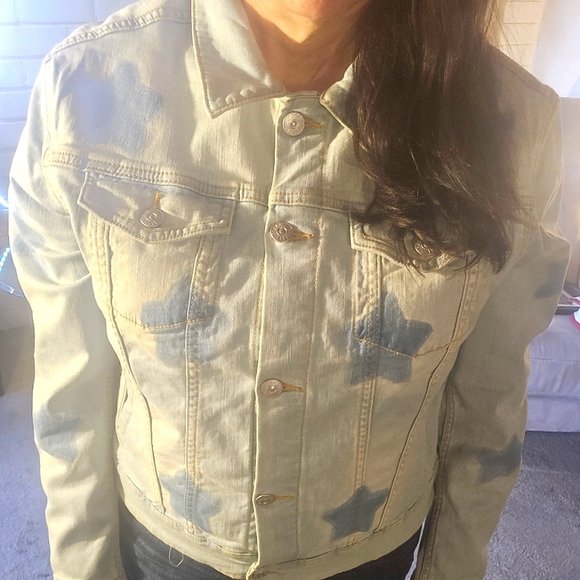 LuLaRoe Harvey  Denim Jean Crop Jacket - Blue with Stars - Patriotic - Picture 4 of 10